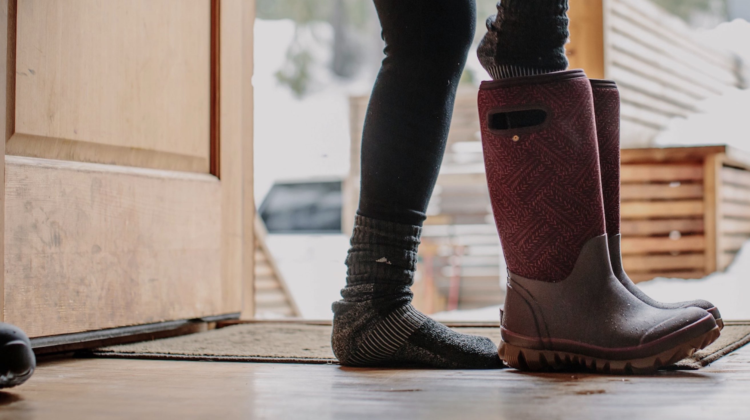 Image features the women's Whiteout boot.